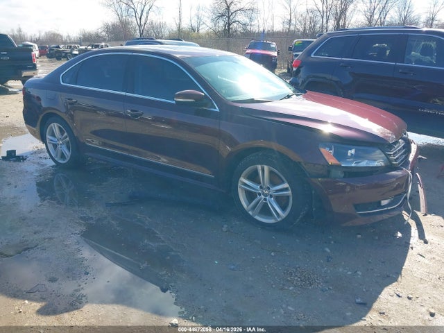 Salvage Volkswagen Passat Image