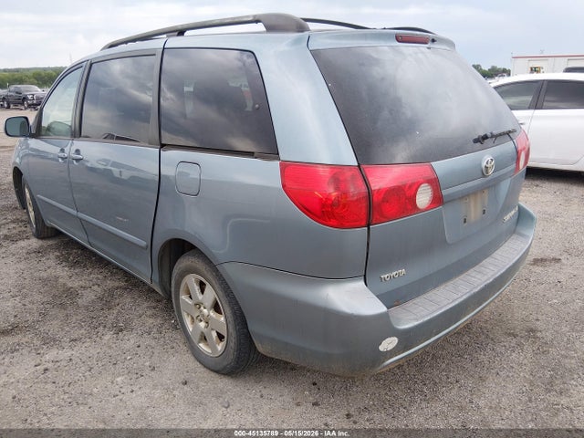 Toyota Sienna Xle