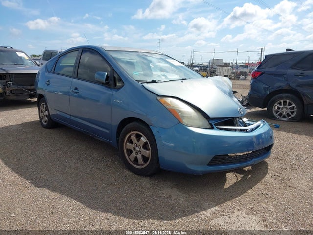 Salvage Toyota Prius Image