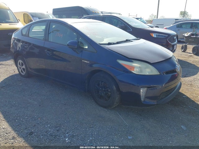 Salvage Toyota Prius Image