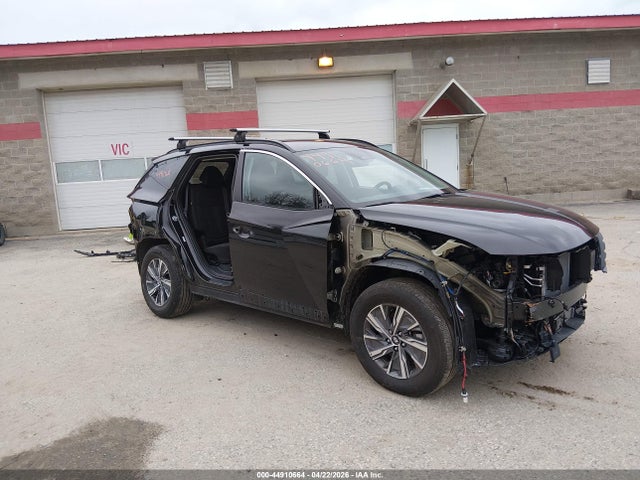 Salvage Hyundai TUCSON Image