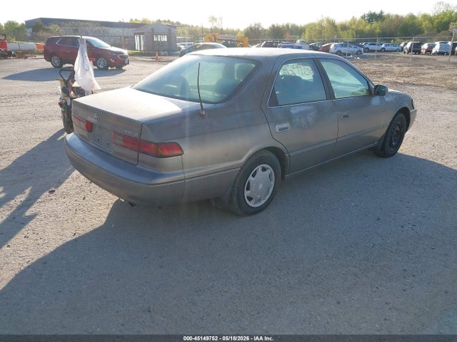 Toyota Camry Ce