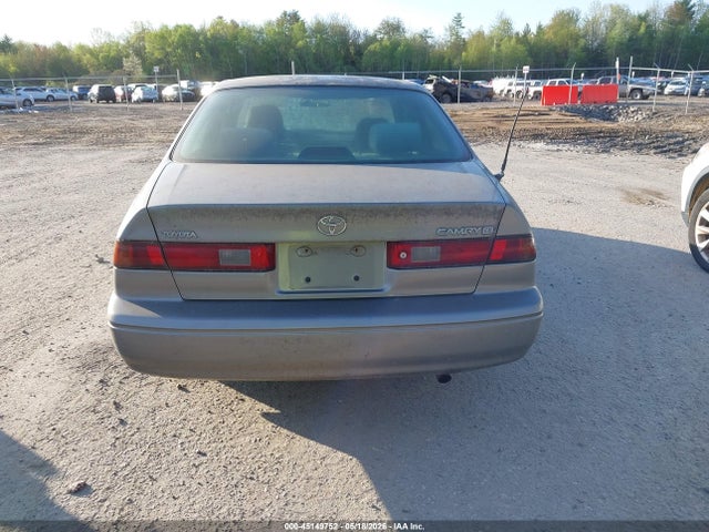 Toyota Camry Ce