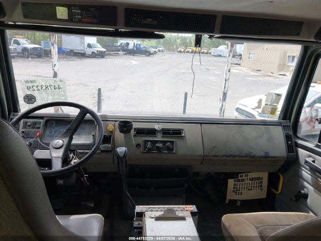 Freightliner Medium Conventional Fl70