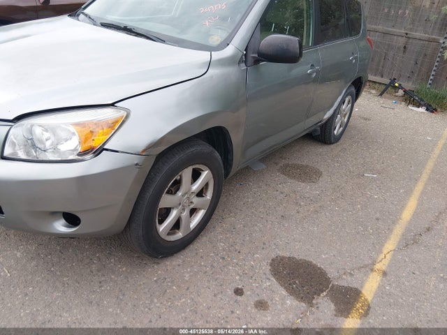 Toyota RAV4 Limited V6