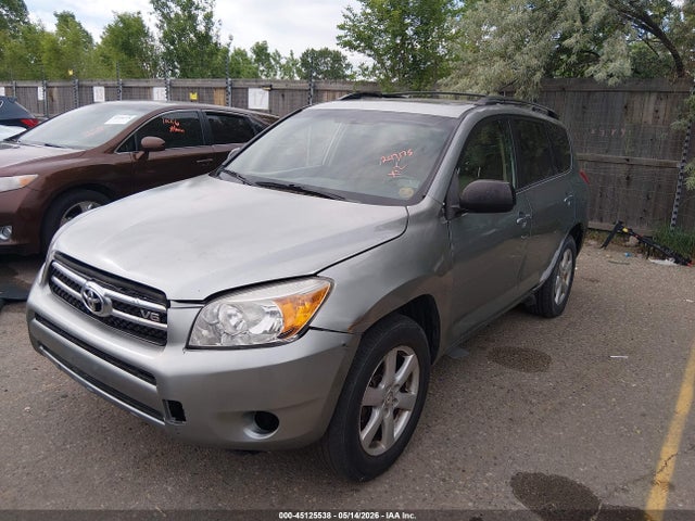 Toyota RAV4 Limited V6