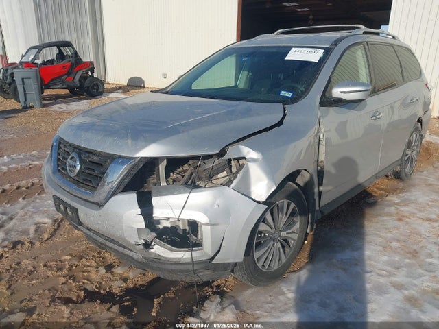 Nissan Pathfinder S 2wd