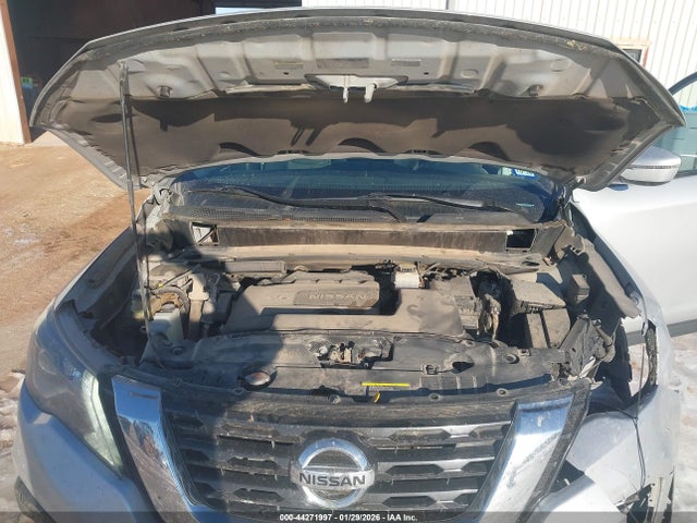 Nissan Pathfinder S 2wd