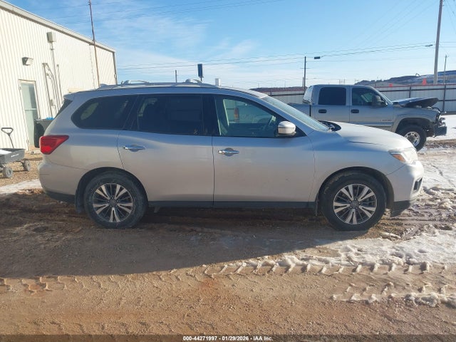 Nissan Pathfinder S 2wd