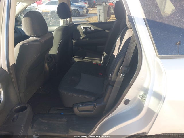 Nissan Pathfinder S 2wd