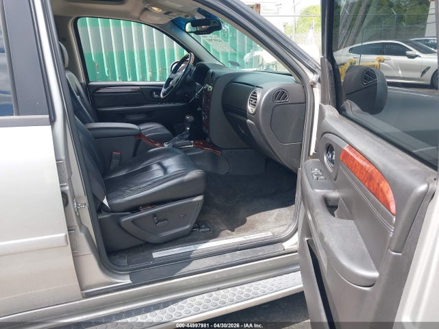 GMC Envoy XL Denali