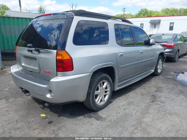 GMC Envoy XL Denali