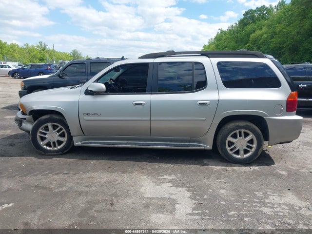 GMC Envoy XL Denali