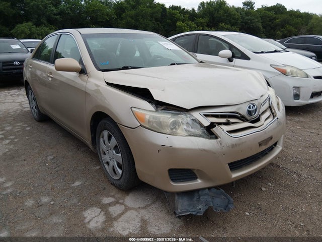 Salvage Toyota Camry Image
