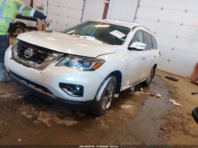 Nissan Pathfinder Sv