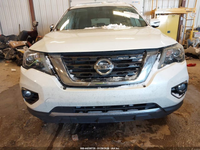 Nissan Pathfinder Sv