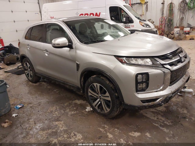 Salvage Mitsubishi Outlander Image