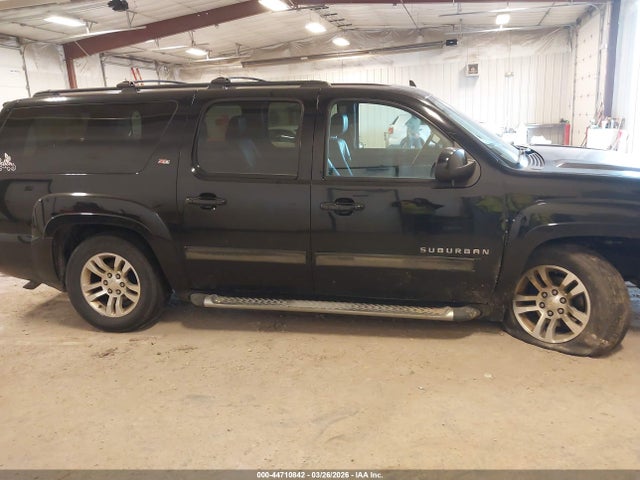 Chevrolet Suburban 1500 Lt