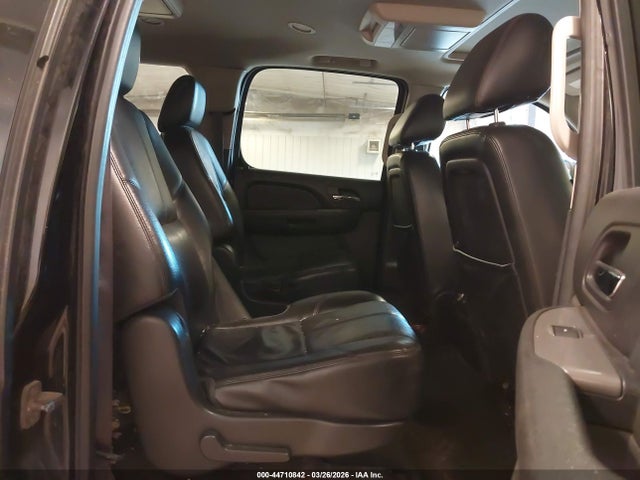 Chevrolet Suburban 1500 Lt