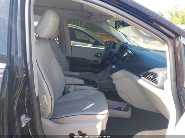Chrysler Pacifica Limited