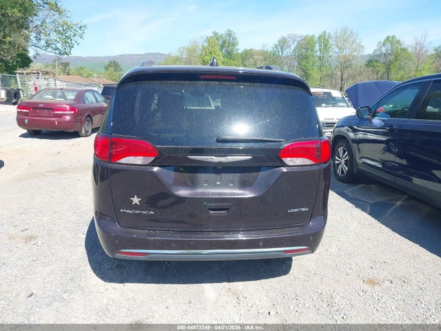Chrysler Pacifica Limited
