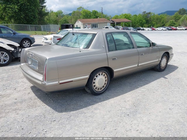 Cadillac DeVille Standard