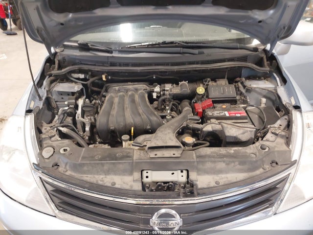 Nissan Versa 1.8 S