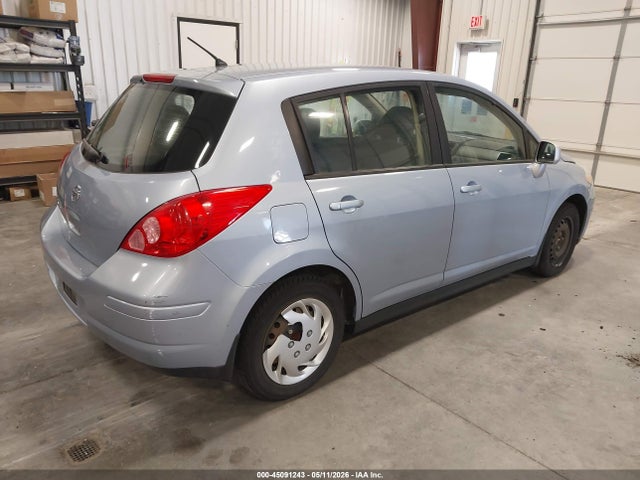 Nissan Versa 1.8 S