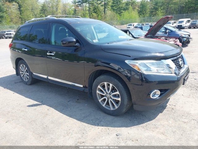 Salvage Nissan Pathfinder Image