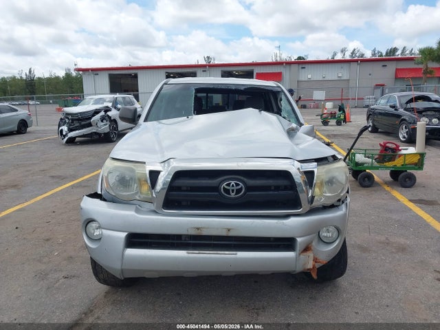 Toyota Tacoma Base V6