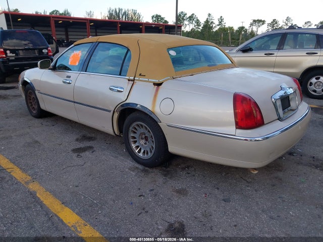 Lincoln Towncar Cartier