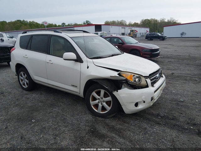 Salvage Toyota RAV4 Image