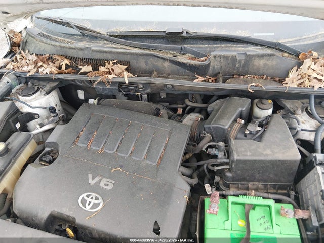 Toyota RAV4 Limited V6