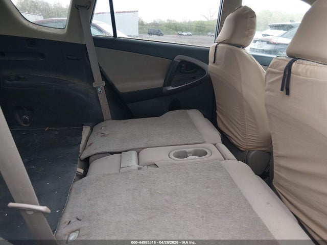 Toyota RAV4 Limited V6