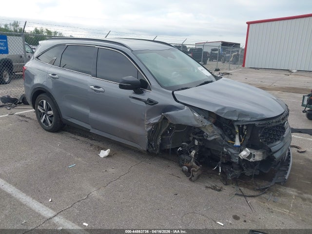 Salvage Kia Sorento Image