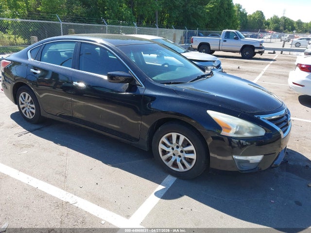 Salvage Nissan Altima Image