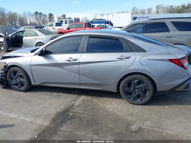 Hyundai ELANTRA Sel Sport