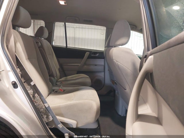 Toyota Highlander Base Plus V6