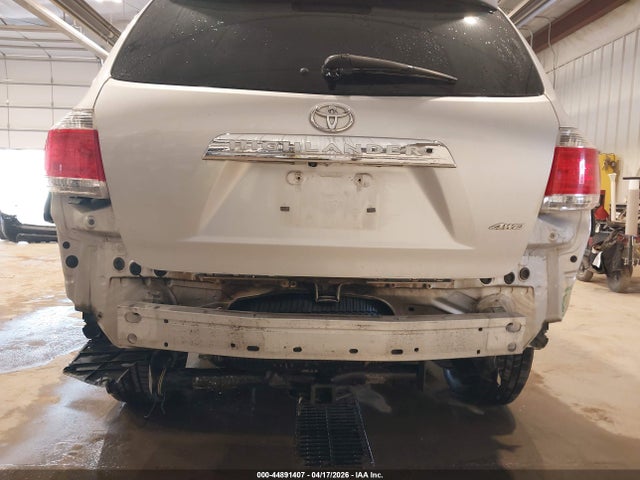 Toyota Highlander Base Plus V6