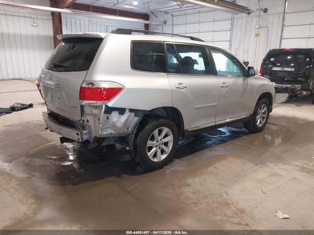 Toyota Highlander Base Plus V6