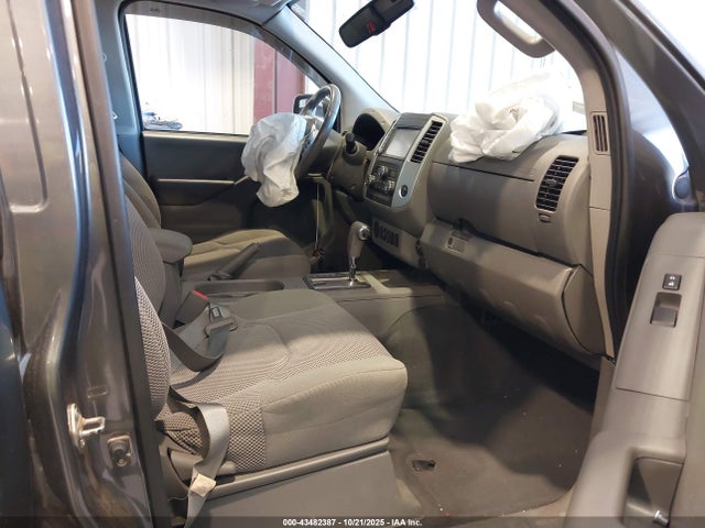 Nissan Frontier Sv