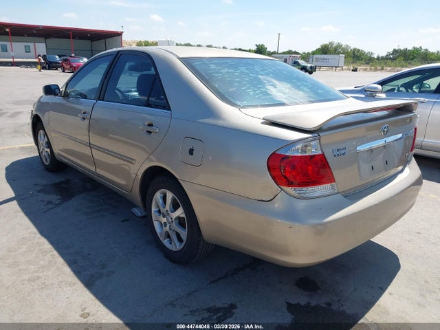 Toyota Camry Xle V6