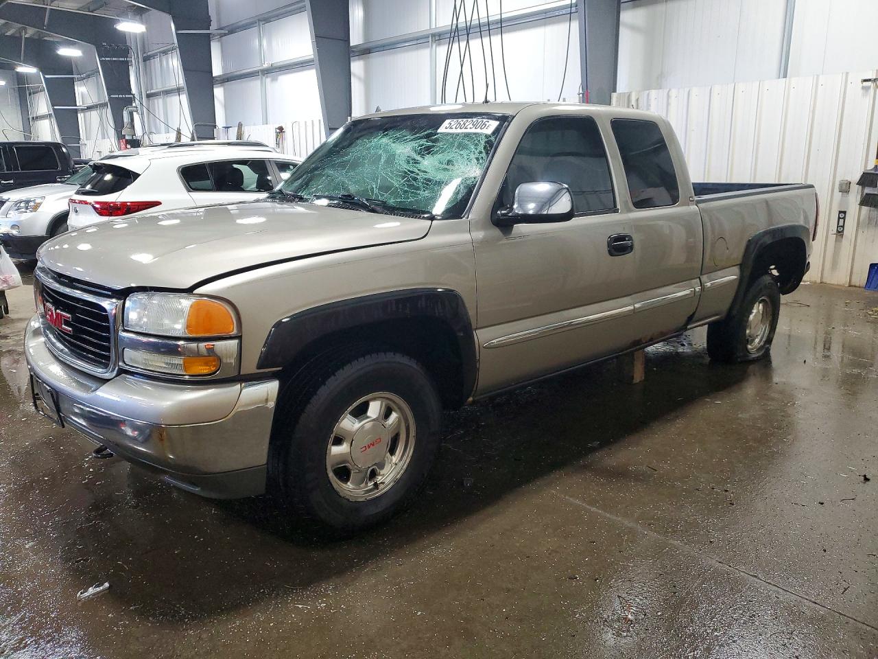 Salvage GMC Sierra Image