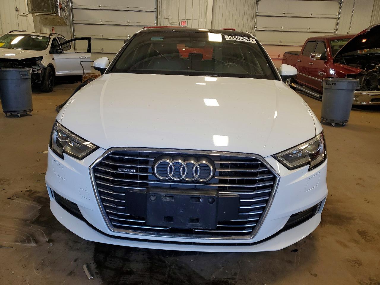 Audi A3 E-tron Premium