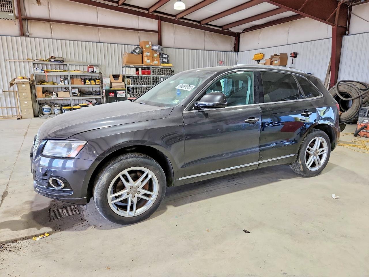 Salvage Audi Q5 Image
