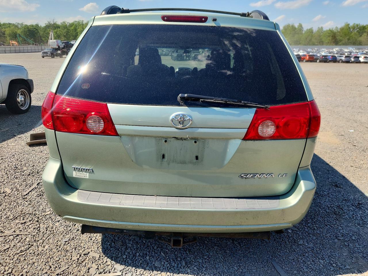 Toyota Sienna Le 7-passenger