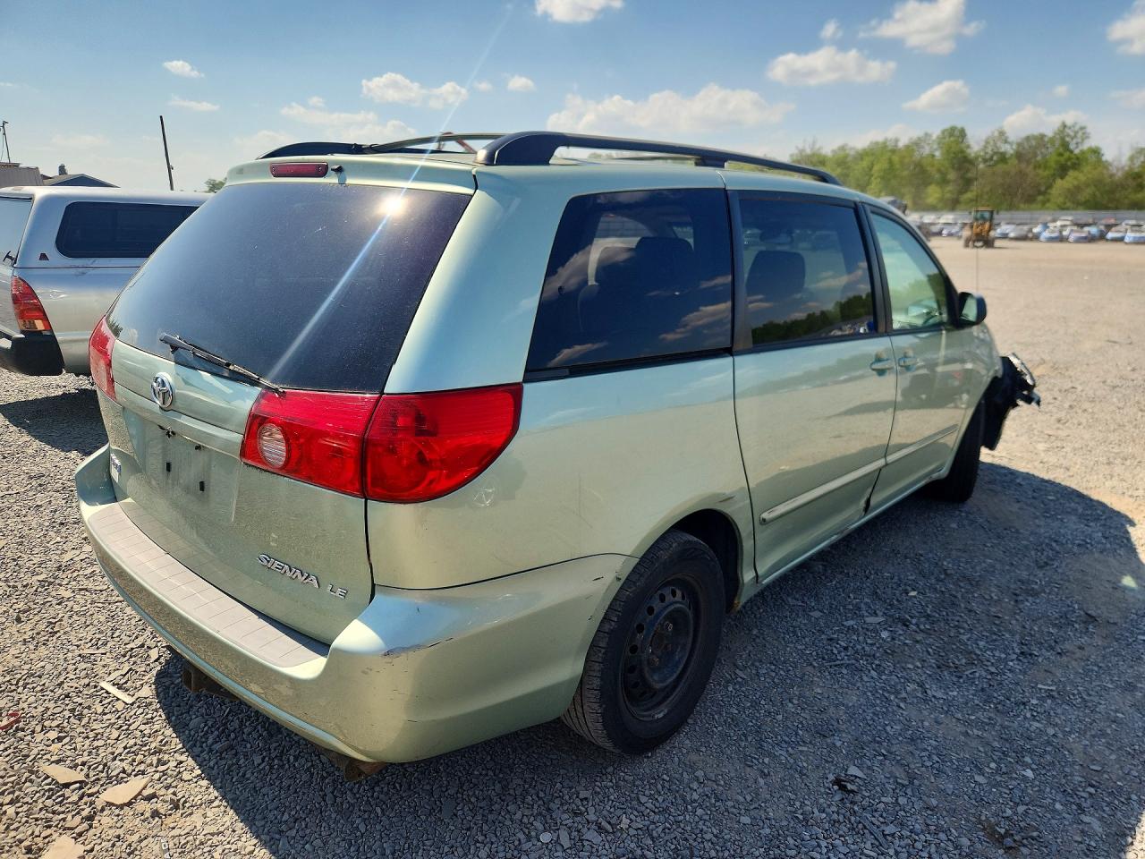 Toyota Sienna Le 7-passenger