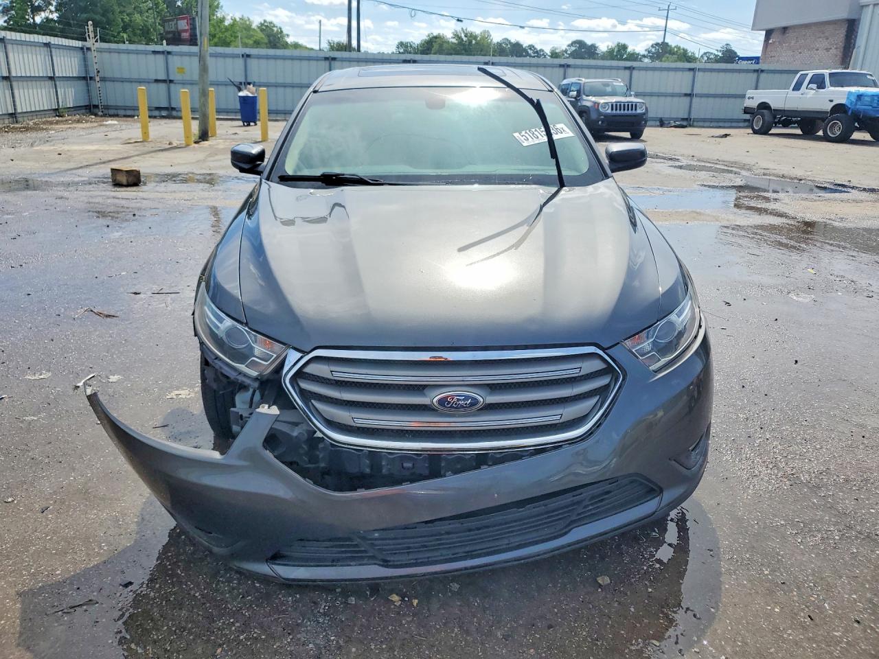Ford Taurus Sel