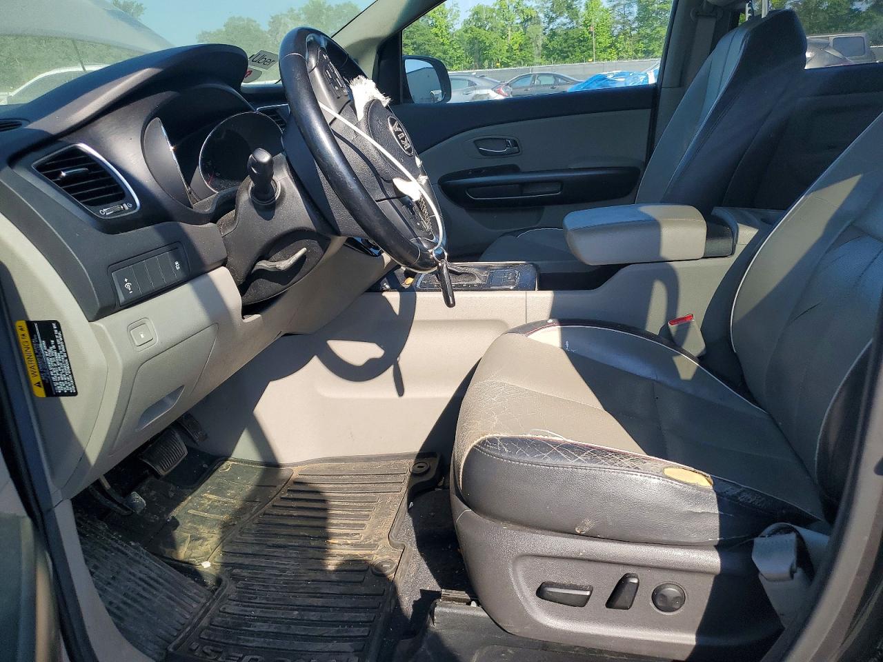 Kia Sedona Lx