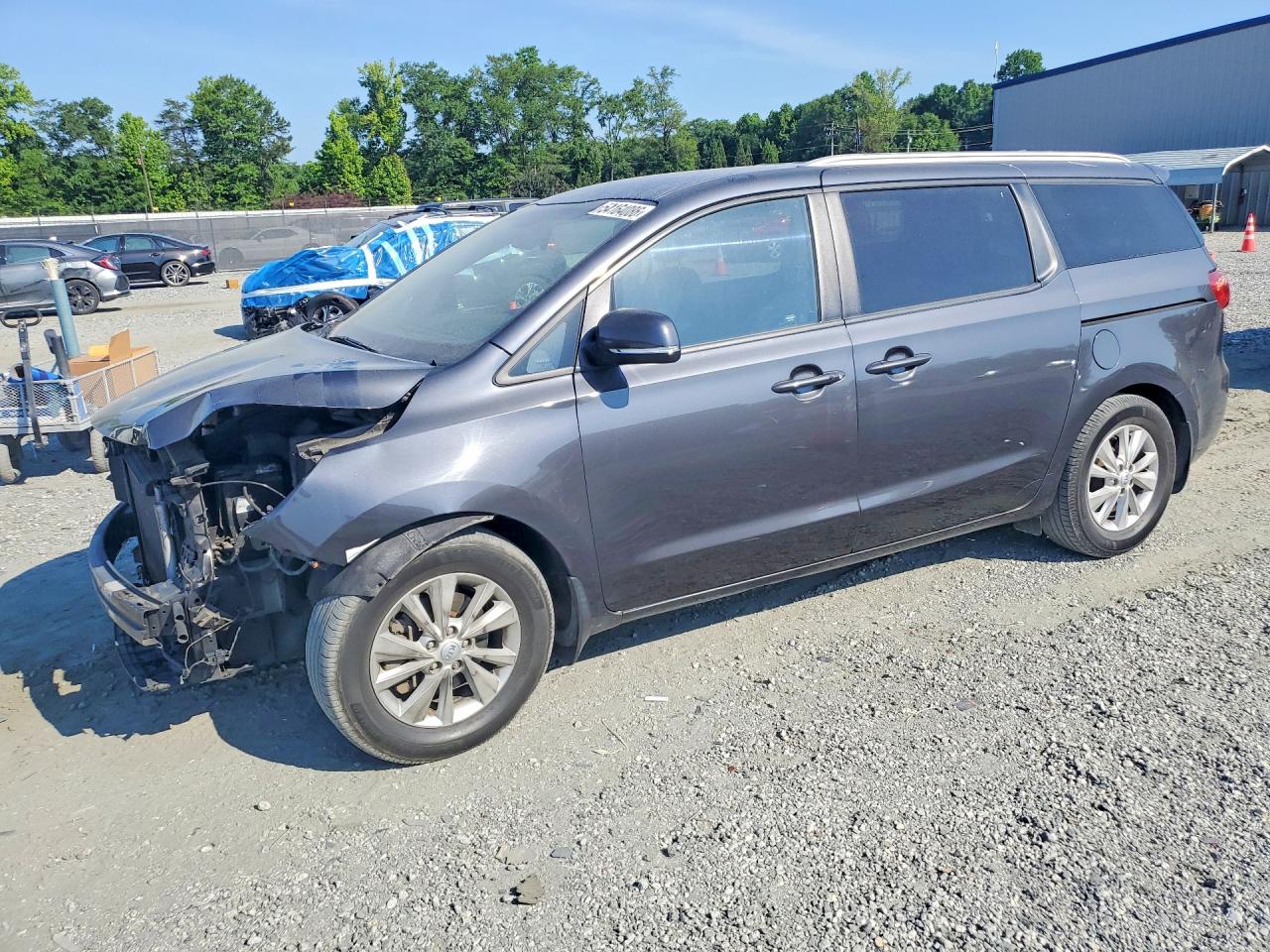 Salvage Kia Sedona Image